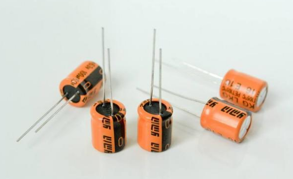 「NIPPON CHEMI-CON」電解電容極性接錯(cuò)會(huì)爆炸，如何避免？